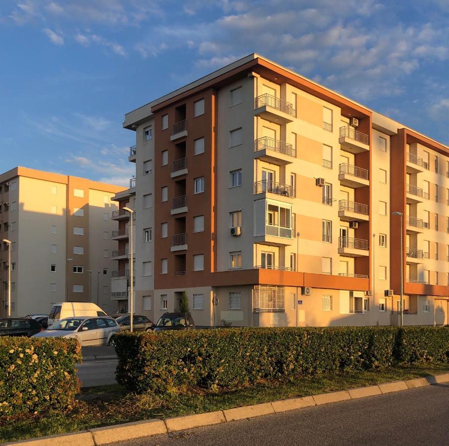 Apartment Podgorica Esterno foto